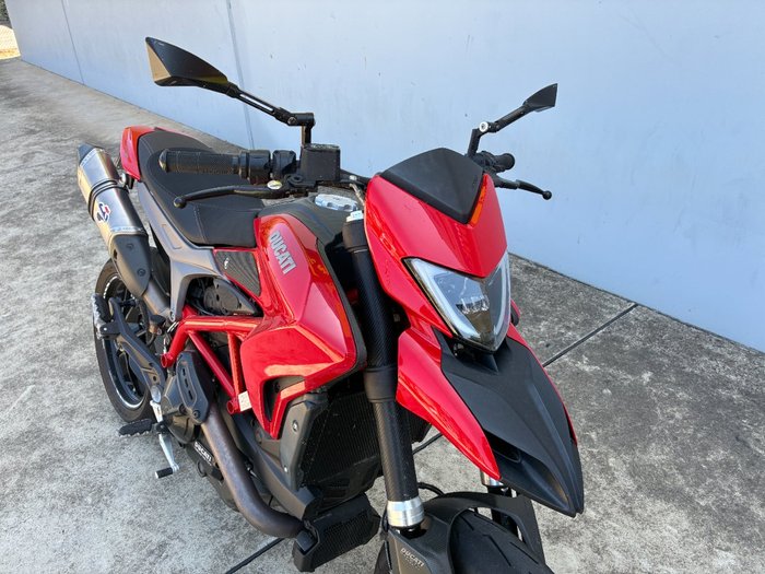 2017 DUCATI 939 HYPERMOTARD Red