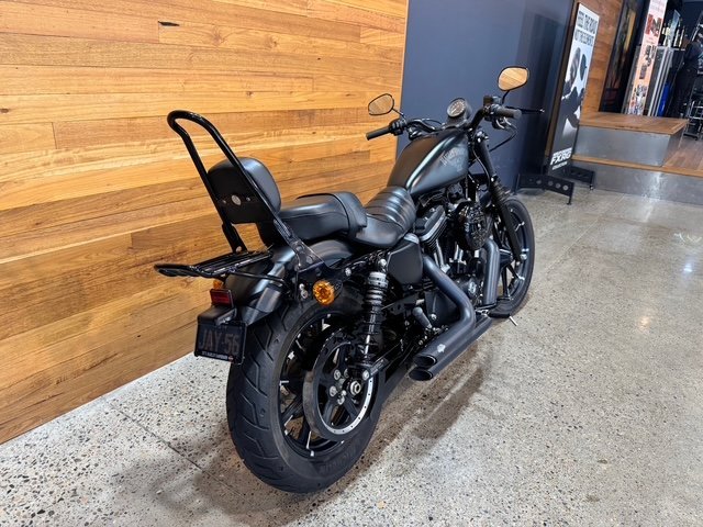 2017 HARLEY-DAVIDSON XL883 IRON 883