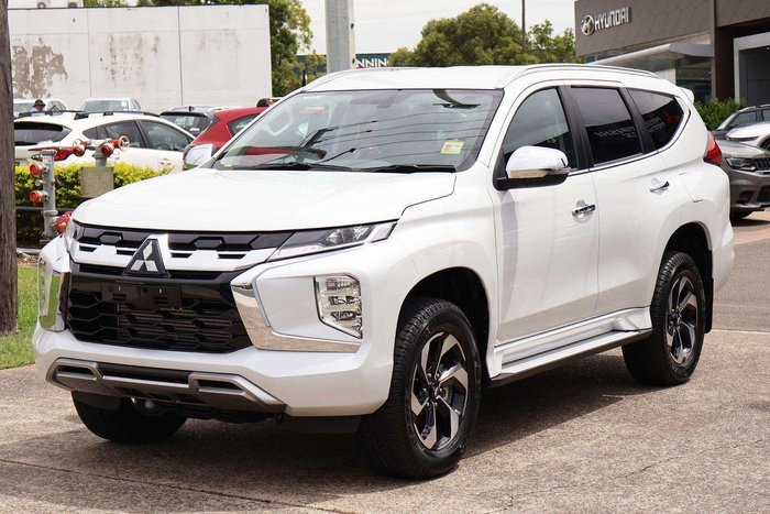 2025 Mitsubishi Pajero Sport GLS