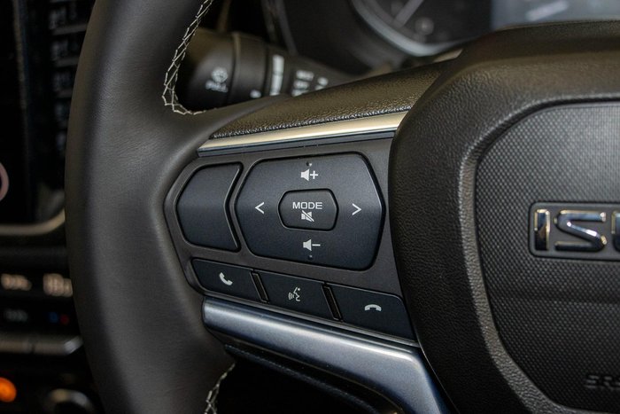 2025 Isuzu D-MAX LS-U