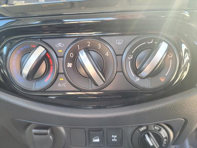 2024 Nissan Navara SL