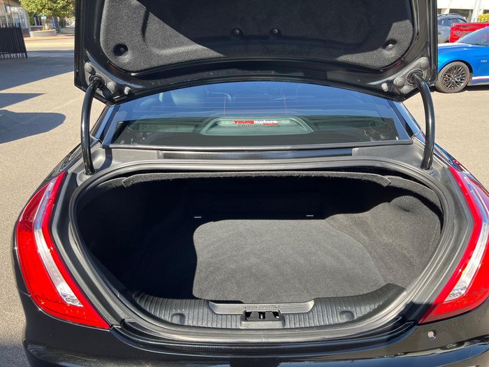 2011 Jaguar XJ Premium Luxury