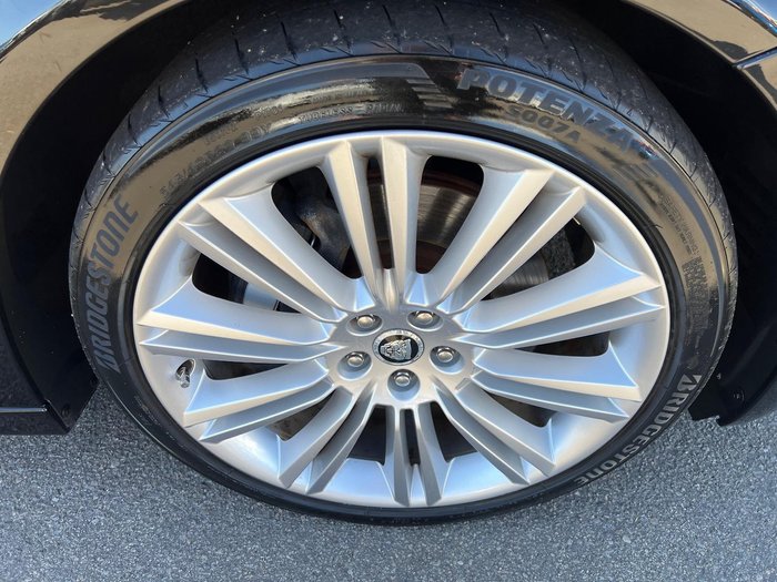 2011 Jaguar XJ Premium Luxury