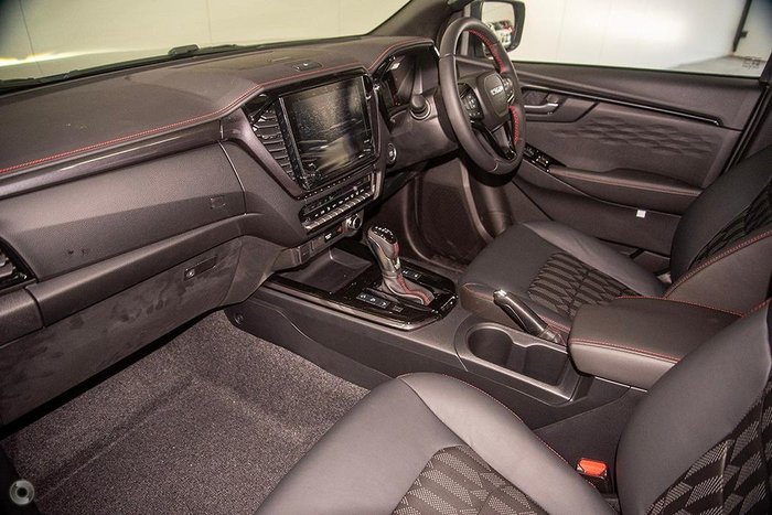 2025 Isuzu D-MAX X-TERRAIN