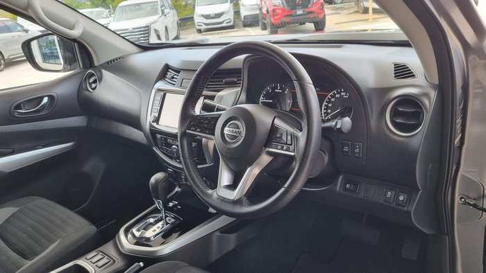 2021 Nissan Navara ST-X