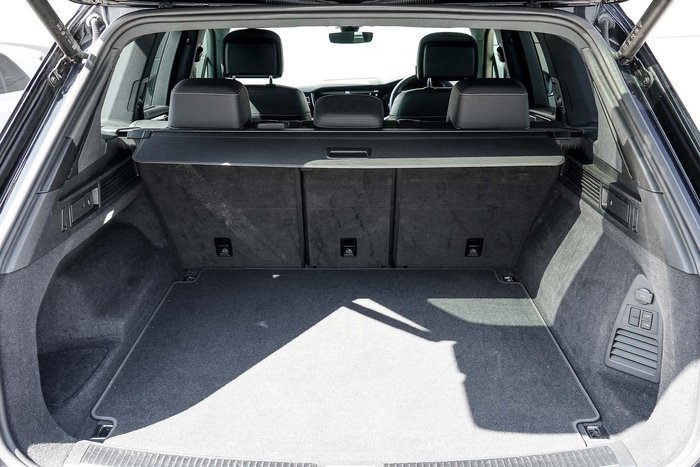 2022 Volkswagen Touareg 210TDI R-Line