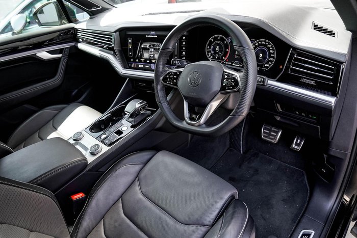 2022 Volkswagen Touareg 210TDI R-Line