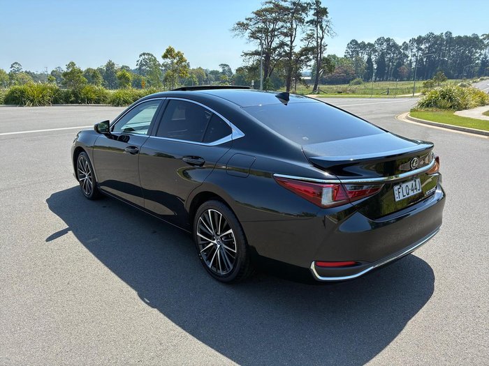 2023 Lexus ES 300h Luxury
