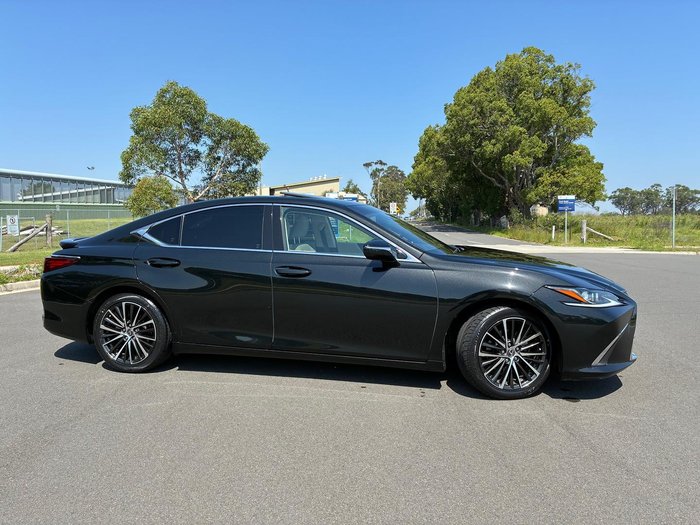 2023 Lexus ES 300h Luxury