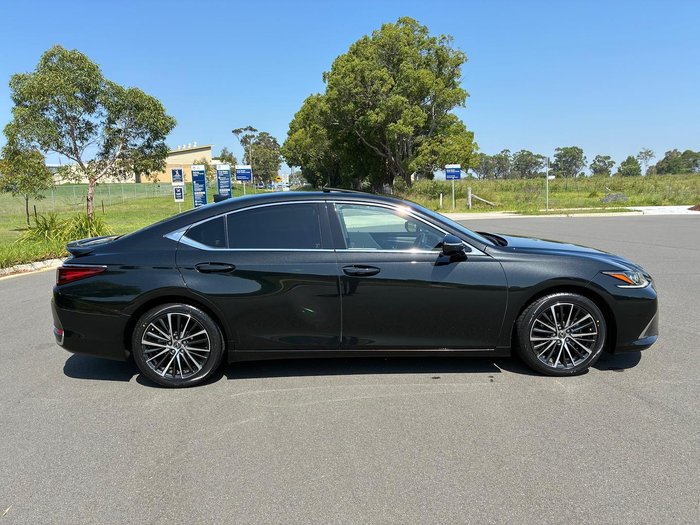 2023 Lexus ES 300h Luxury