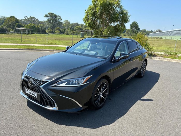 2023 Lexus ES 300h Luxury
