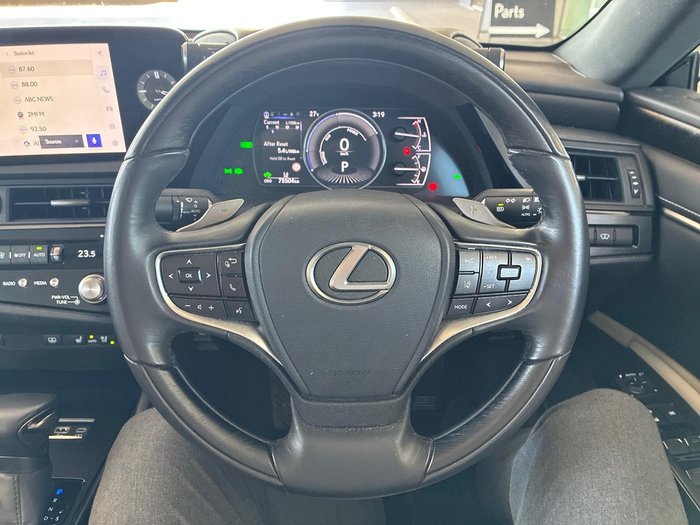 2023 Lexus ES 300h Luxury