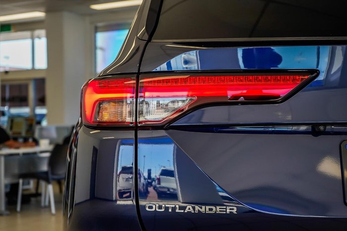 2025 Mitsubishi Outlander LS