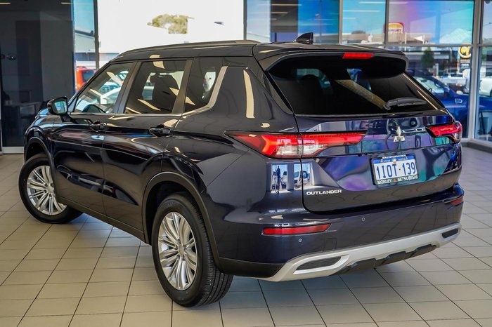 2025 Mitsubishi Outlander LS