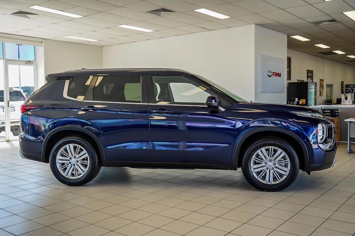 2025 Mitsubishi Outlander LS