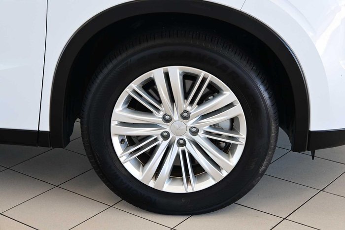 2024 Mitsubishi Outlander LS