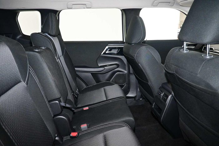 2024 Mitsubishi Outlander LS