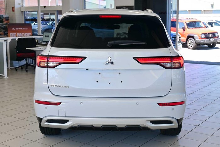 2024 Mitsubishi Outlander LS