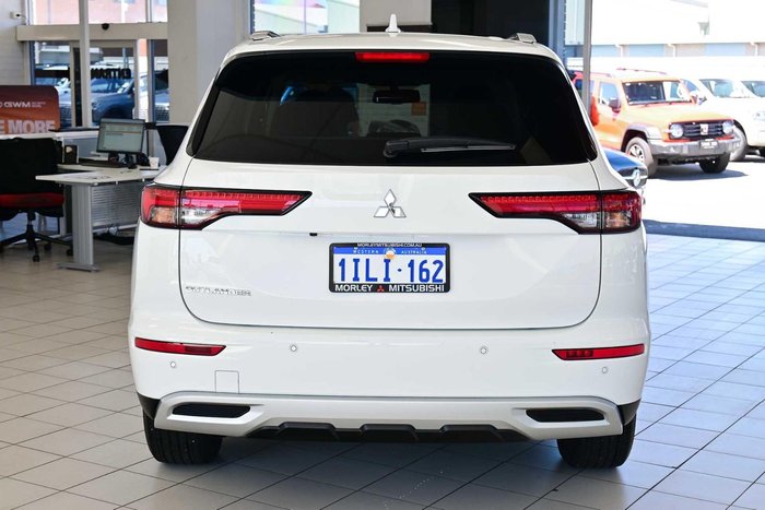 2024 Mitsubishi Outlander LS