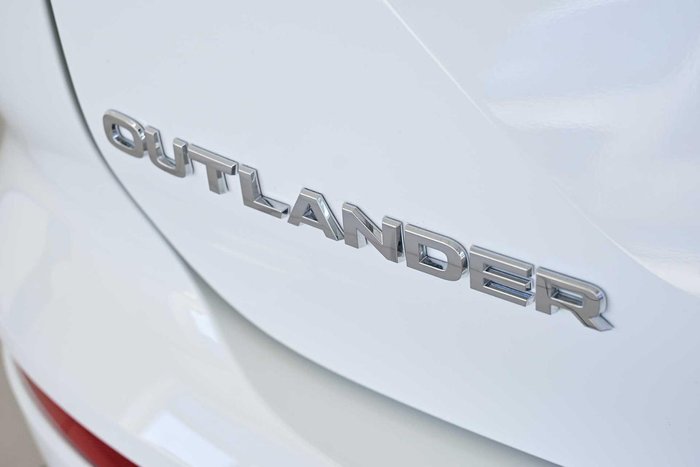 2024 Mitsubishi Outlander LS