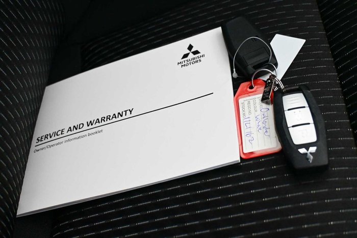 2024 Mitsubishi Outlander LS