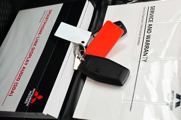 2025 Mitsubishi Outlander LS