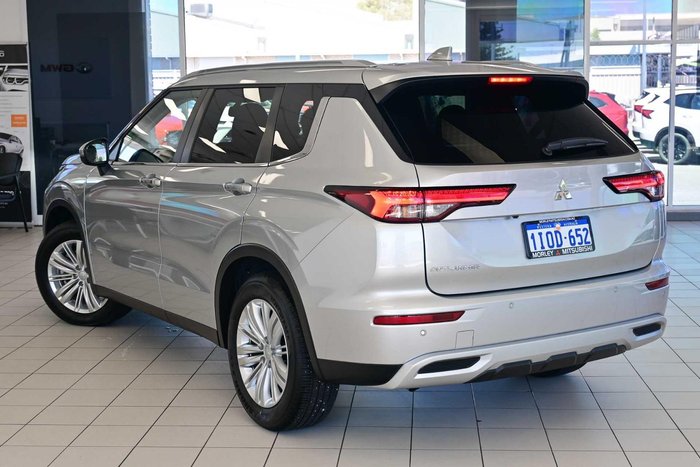 2025 Mitsubishi Outlander LS