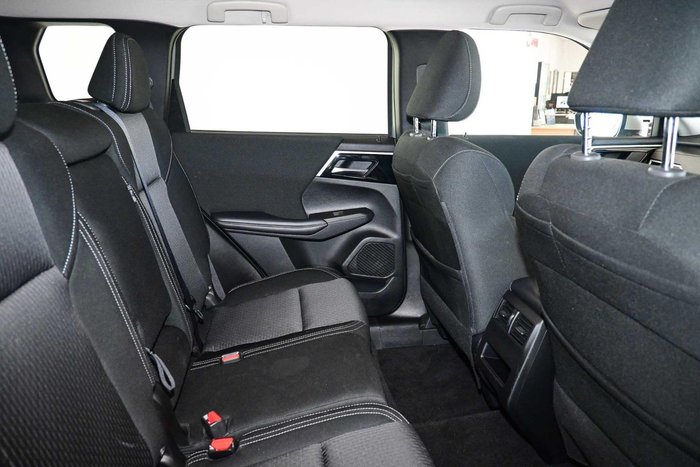 2025 Mitsubishi Outlander LS