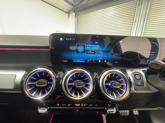 2022 Mercedes-Benz GLB-Class GLB200