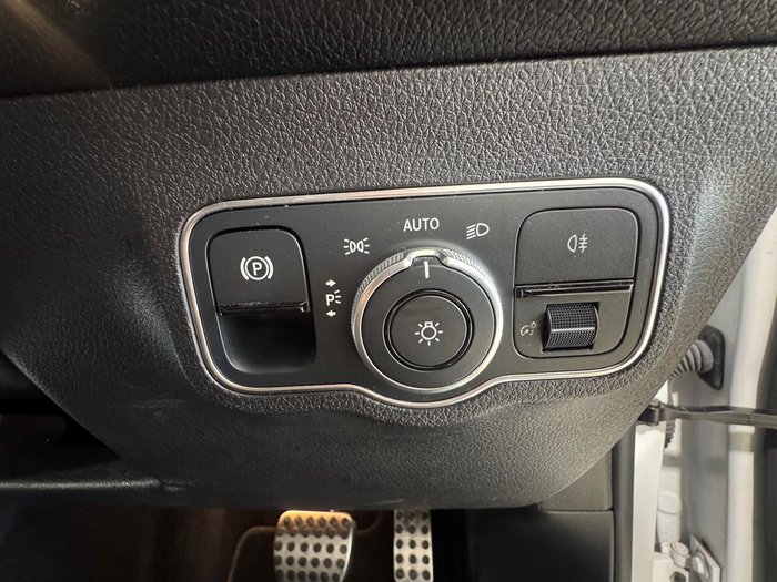 2022 Mercedes-Benz GLB-Class GLB200