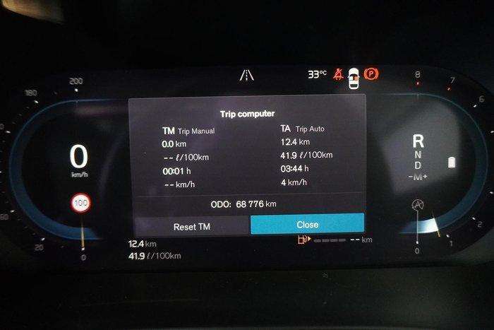 2022 Volvo XC40 Ultimate B5 Dark