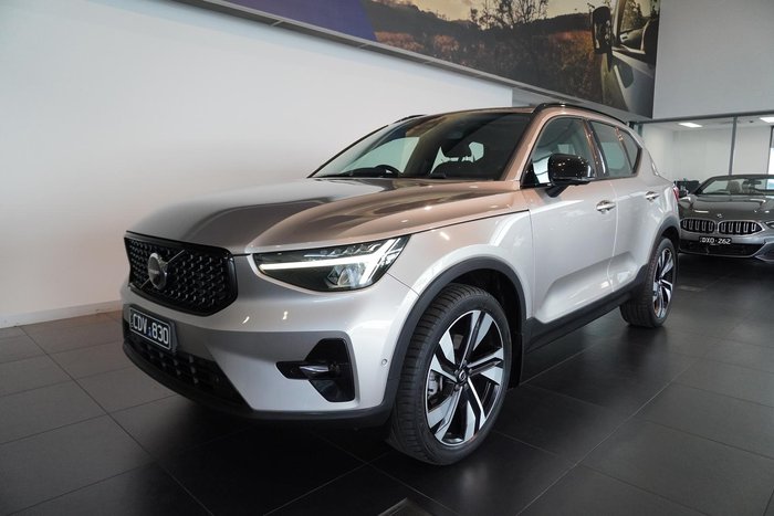 2022 Volvo XC40