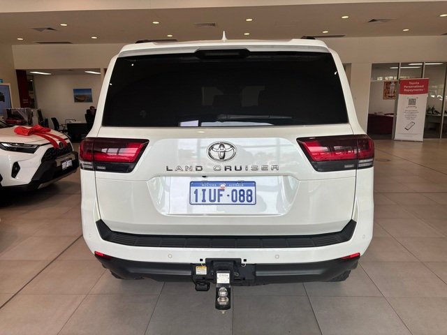 2024 Toyota LANDCRUISER LC300 3.3L V6 DSL VX 7 Seats