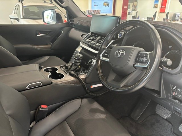 2024 Toyota LANDCRUISER LC300 3.3L V6 DSL VX 7 Seats