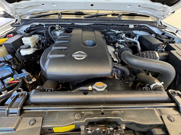 2013 Nissan Navara ST