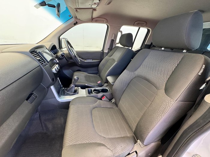 2013 Nissan Navara ST