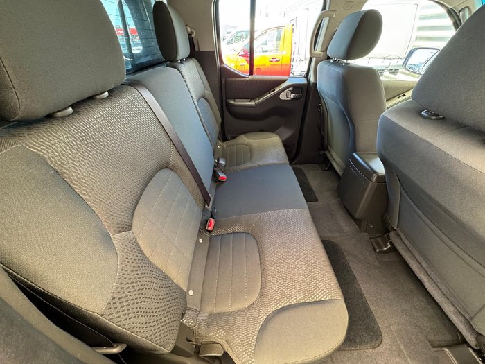 2013 Nissan Navara ST