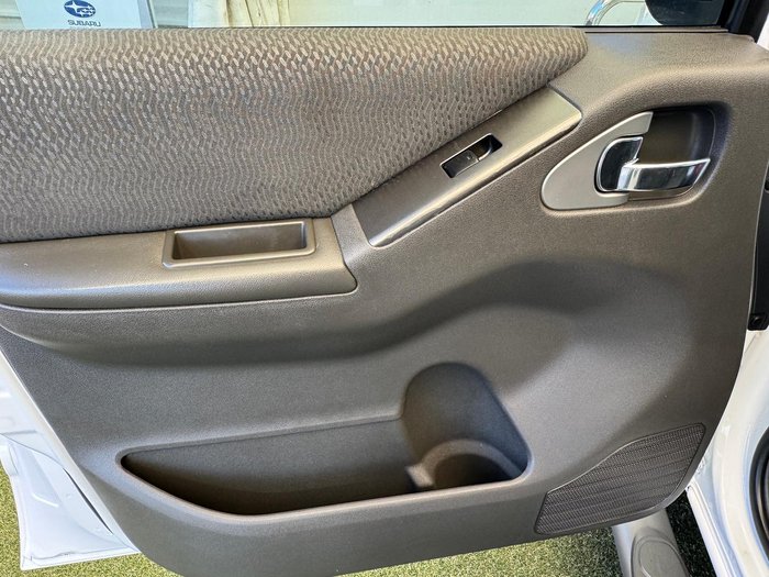 2013 Nissan Navara ST