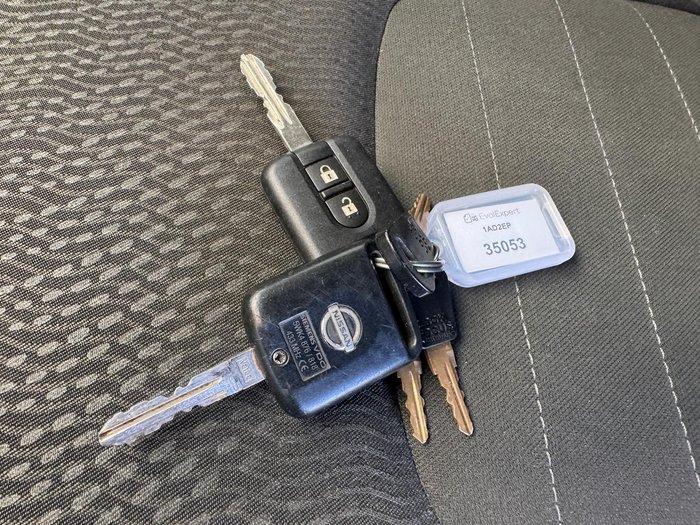 2013 Nissan Navara ST