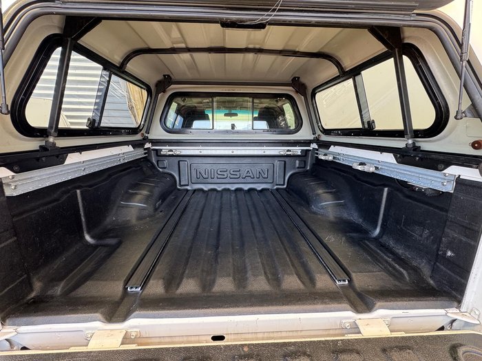 2013 Nissan Navara ST