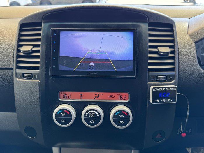 2013 Nissan Navara ST