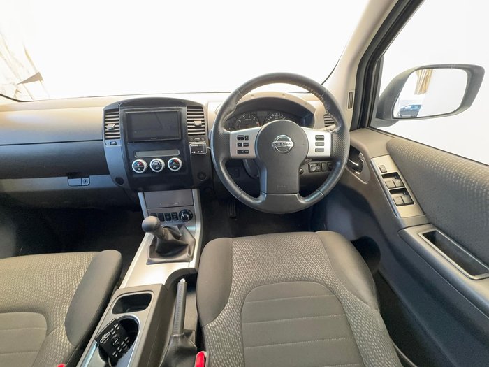 2013 Nissan Navara ST