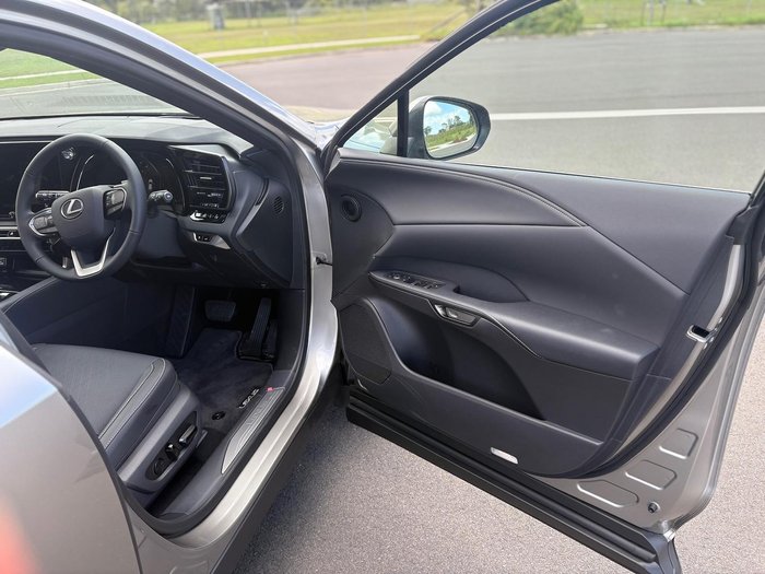 2025 Lexus RX 450h+ Luxury