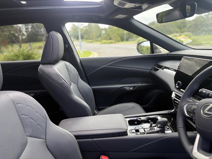 2025 Lexus RX 450h+ Luxury