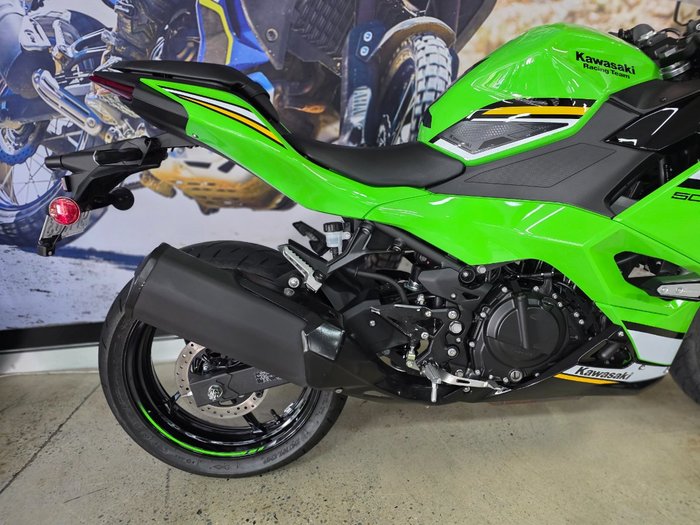 2025 Kawasaki NINJA 500 SE (LAMS) GREEN