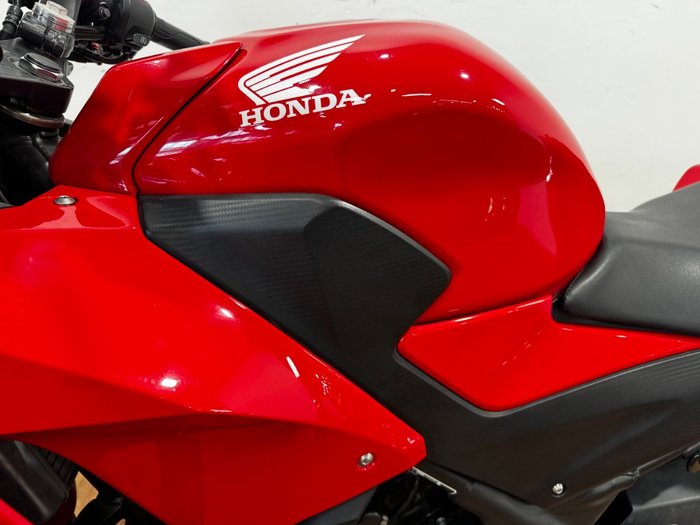 2014 Honda CBR300R (ABS) RED