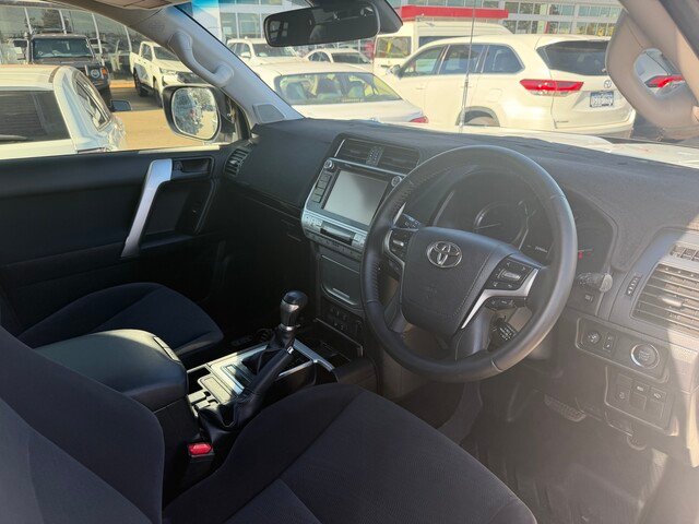 2020 Toyota Prado PRADO DSL WGN AT GXL 4277430 003 Glacier White