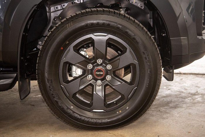 2025 Isuzu D-MAX X-TERRAIN