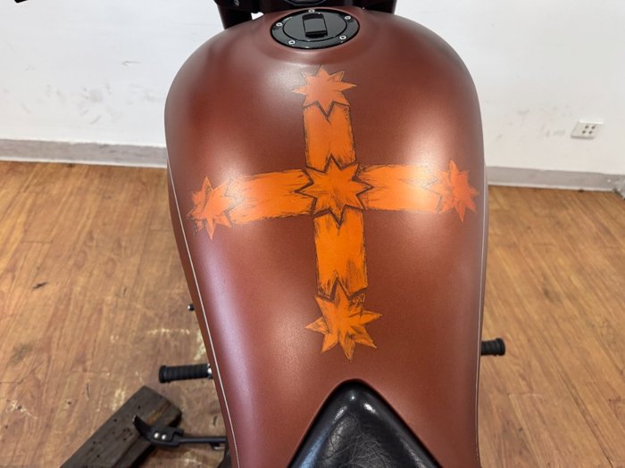 2011 Victory HAMMER BROWN