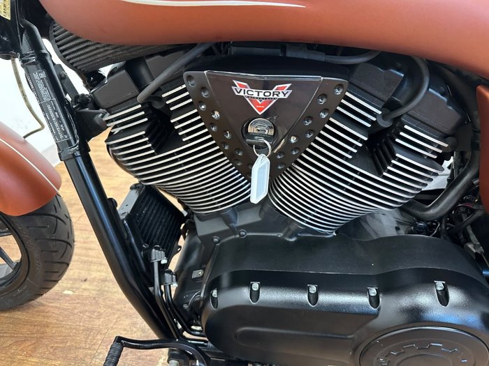 2011 Victory HAMMER BROWN
